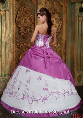 Fashionable Puffy Strapless Embroidery 2014 Quinceanera Dresses in Lilac