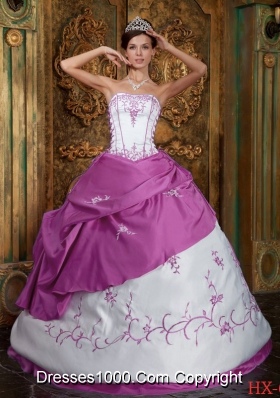 Fashionable Puffy Strapless Embroidery 2014 Quinceanera Dresses in Lilac