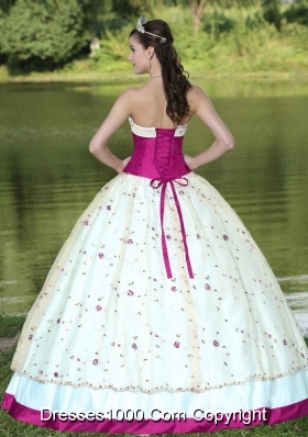 Puffy Strapless Fuchsia and White Sweet 15 Dresses with Flowers