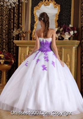 White and Purple Sweetheart Sweet Sixteen Quinceanera Dresses with Purple Appliques