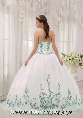 White Puffy Sweetheart Blue Embroidery Quinces Dresses for Cheap