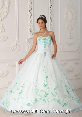 White Sweetheart Organza Green Embroidery Dresses Of 15