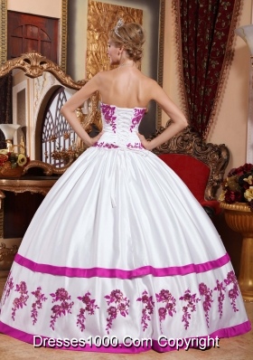 Puffy Sweetheart White Quinceanera Dress with Fuchsia Appliques