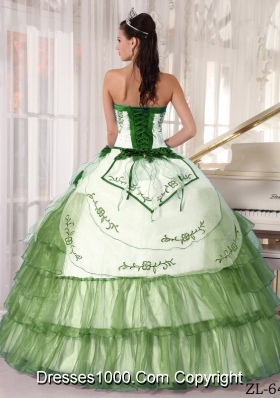 Sweetheart Organza Green Embroidery Quinceanera Gowns Dresses