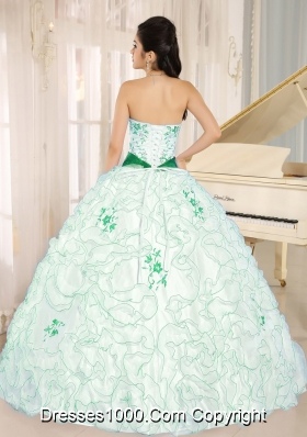 White Organza Strapless Quinceanera Gown Dresses with GreenEmbroidery and Ruffles