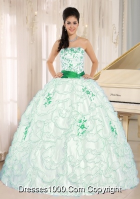 White Organza Strapless Quinceanera Gown Dresses with GreenEmbroidery and Ruffles