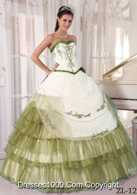 Sweetheart Yellow Green Embroidery for White Quince Dresses