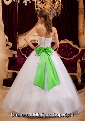 White Strapless Princess Quinceanera Gown Dresses with Appliques and Bowknot