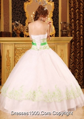 Princess Organza Green Embrpidery for White Quinceanera Gowns