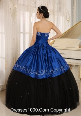 Custom Made Beaded and Embroidery Decorate Black and Blue Quinceanera Dress Wear