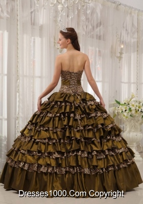 2014 Elegant Brown Puffy Sweetheart Quinceanera Dress with Beading and Ruffled Layers