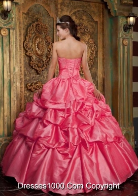 Ball Gown Sweetheart Lace Appliques Quinceanera Gowns with Pick-ups