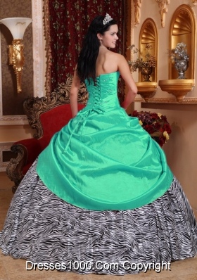 Sweetheart Zebra Turquoise Quinceanera Dresses with Beading