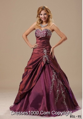 Sweetheart Burgundy Quinceanera Dresses with Appliques and Pick-ups