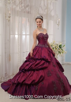 Burgundy Sweetheart Court Train Quinceanera Gowns Dress with Appliques and Pick-ups