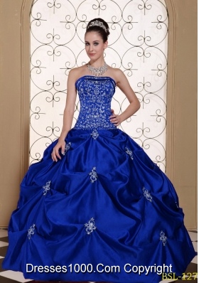 2014 Popular Embroidery Strapless Modest Quinceanera Dresses with Pick-ups
