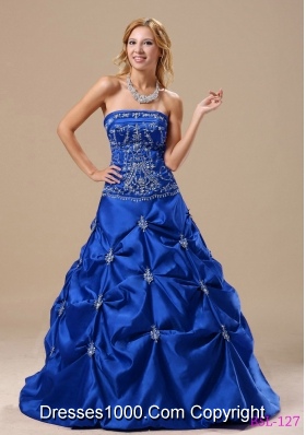Elegant Embroidery Decorate Bodice Princess 2014 Quinceanera Gowns