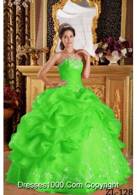 2014 Pretty Spring Green Strapless Embroidery Puffy Sweet 15 Dresses