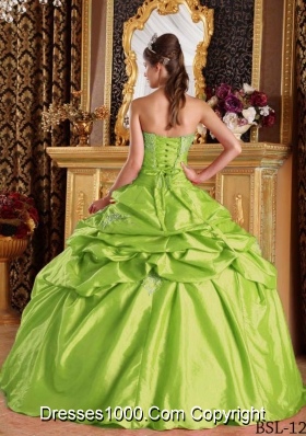 2014 Puffy Strapless Spring Green Quinceanera Dresses with Appliques