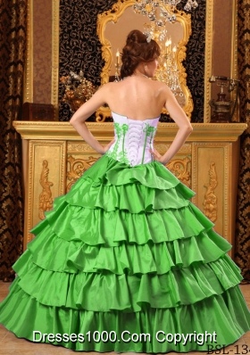 2014 Sweetheart Quinceanera Dresses with Ruffles And Embroidery