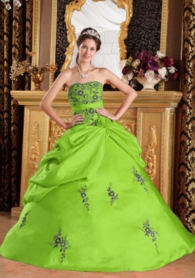 Puffy Strapless Embroidery Quinceanera Dresses in Spring Green
