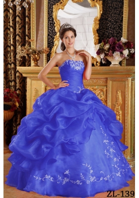 Ryal Blue Puffy Strapless with Embroidery for 2014 Quinceanera Dress
