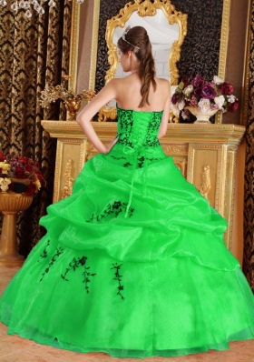 2014 Puffy Sweetheart Long Embroidery Organza Quinceanera Dresses