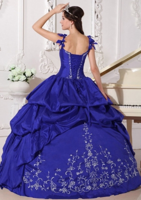 2014 Royal Blue Straps Quinceanera Dresses with Embroidery