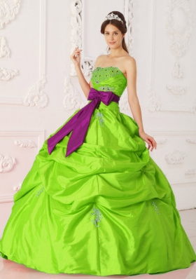 Cheap Spring Green Strapless Beading and Sashes Puffy Quinceanera Dresses