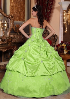 Elegant Ball Gown Floor-length Beading Quinceanera Dresses with Strapless