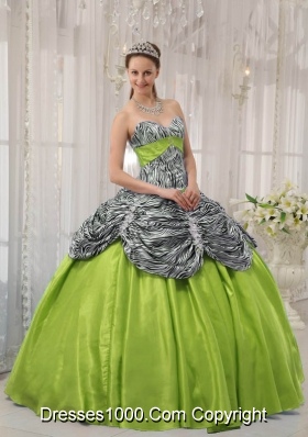 Puffy Zebra or Leopard Ruffles 2014 Quinceanera Dresses with Sweetheart