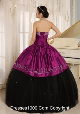 Custom Made Beaded and Embroidery Decorate Black and Purple Sweet 15 Dresses