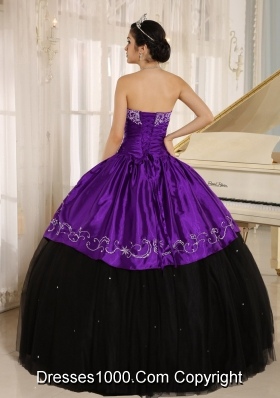 Custom Made Beaded and Embroidery Decorate Black and Purple Sweet 16 Dresses