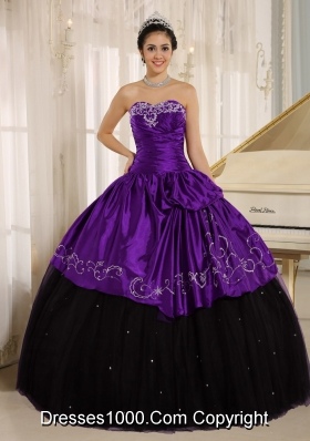 Custom Made Beaded and Embroidery Decorate Black and Purple Sweet 16 Dresses