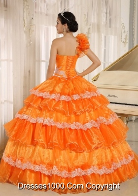 Flowers Decorate One Shoulder Quinceanera Gowns with Layers and Appliques