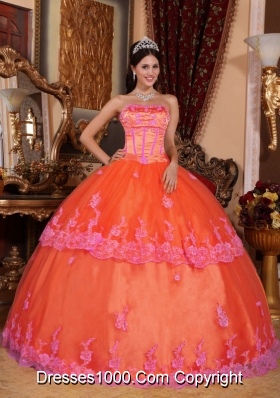 Orange Red Puffy Strapless Organza Sweet 15 Dresses with Appliques
