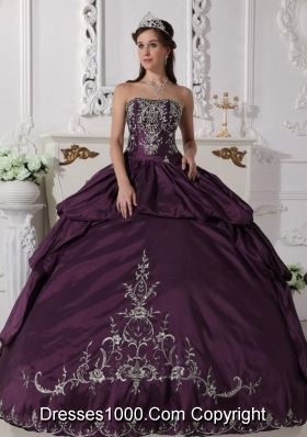 Strapless Dark Purple Ruched Taffeta Embroidery Quinceanera Dress