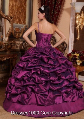 2014 Dark Purple Puffy One Shoulder Pick-ups Quinceanera Dress with Beading