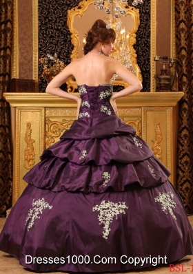 2014 Fashionable Dark Purple Puffy Sweetheart Beading and Appliques Quinceanera Dresses