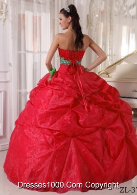 2014 Fashionable Red Puffy Sweetheart Appliques Quinceanera Dress with Pick-ups