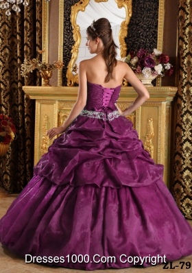 2014 Inexpensive Puffy Strapless Pick-ups Quinceanera Dresses with Beading