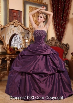 2014 Purple Puffy Strapless Beading and Appliques Quinceanera Dresses with Pick-ups