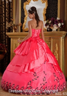 2014 Classical Coral Red Puffy Sweetheart Appliques Quinceanera Dress with Beading