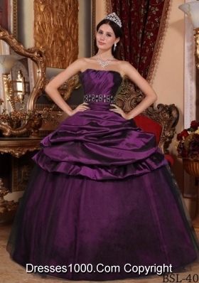 2014 Popular Dark Purple Puffy Strapless Beading Quinceanera Dresses with Pick-ups