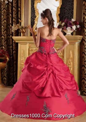 2014 Red Puffy Strapless Embroidery and Hand Made Flower Quinceanera Dress with Appliques