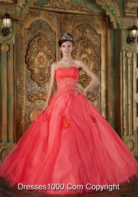 2014 Gorgeous Puffy Sweetheart Appliques Quinceanera Dresses in Red