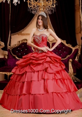 Red Puffy Sweetheart Pick-ups and Appliques Decorate 2014 Quinceanera Dresses