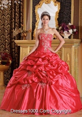 2014 Red Puffy Strapless Quinceanera Dresses with Appliques