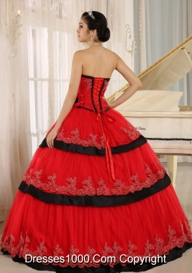 2014 Spring Red Strapless Hand Made Flower Lace Red and Black Quinceanera Dresses