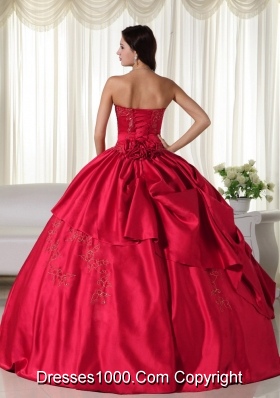 Classical Red Puffy Sweetheart Embroidery Quinceanera Dresses